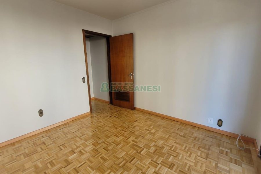 Apartamento com 82m², 2 dormitórios, 1 vaga, no bairro Santa Catarina em Caxias do Sul para Comprar