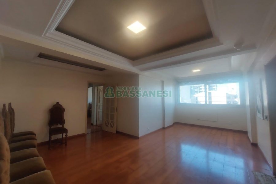 Apto Mobiliado com 107m², 3 dormitórios, 1 vaga, no bairro Centro em Caxias do Sul para Comprar