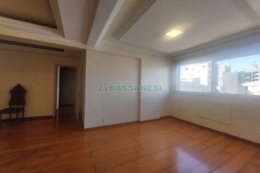 Apto Mobiliado com 107m², 3 dormitórios, 1 vaga, no bairro Centro em Caxias do Sul para Comprar