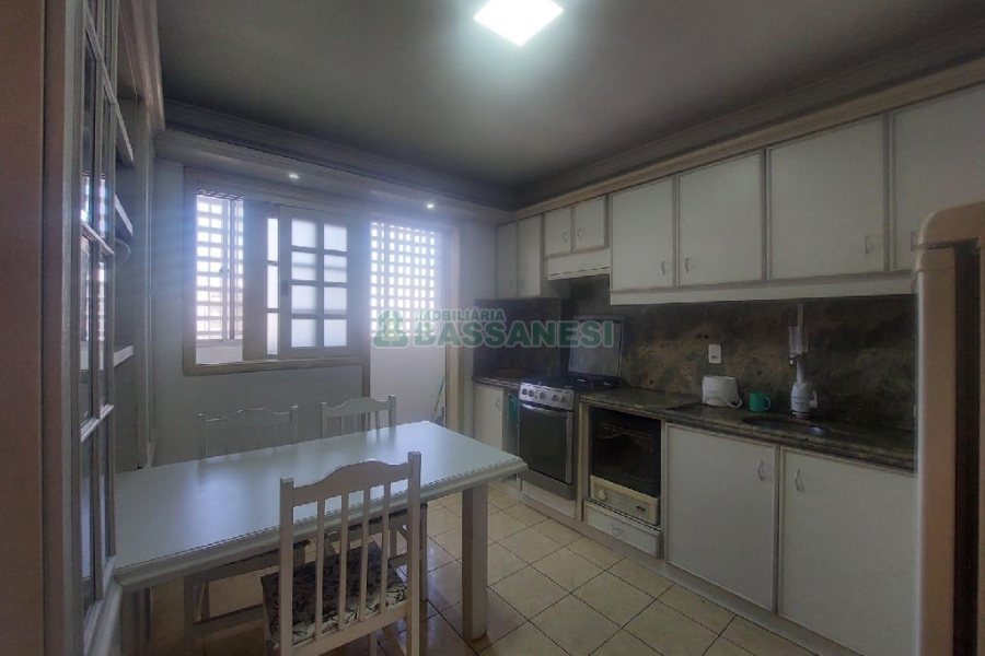 Apto Mobiliado com 107m², 3 dormitórios, 1 vaga, no bairro Centro em Caxias do Sul para Comprar