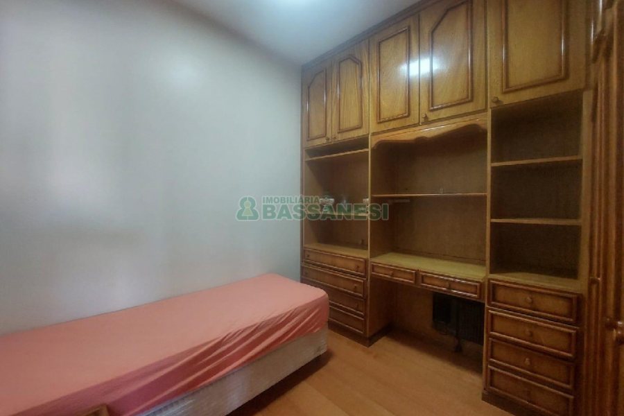 Apto Mobiliado com 107m², 3 dormitórios, 1 vaga, no bairro Centro em Caxias do Sul para Comprar