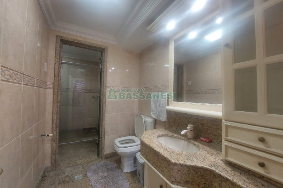 Apto Mobiliado com 107m², 3 dormitórios, 1 vaga, no bairro Centro em Caxias do Sul para Comprar