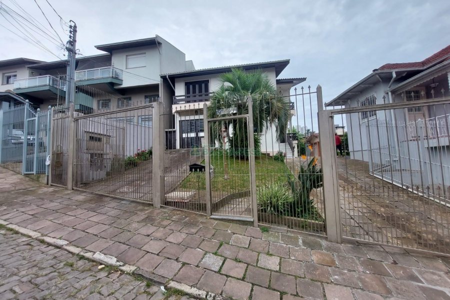 Casa com 70m², 2 dormitórios, no bairro Rio Branco em Caxias do Sul para Alugar