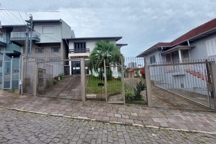 Casa com 70m², 2 dormitórios, no bairro Rio Branco em Caxias do Sul para Alugar