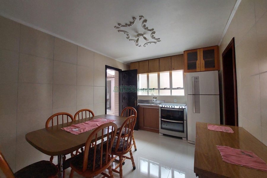 Casa com 70m², 2 dormitórios, no bairro Rio Branco em Caxias do Sul para Alugar