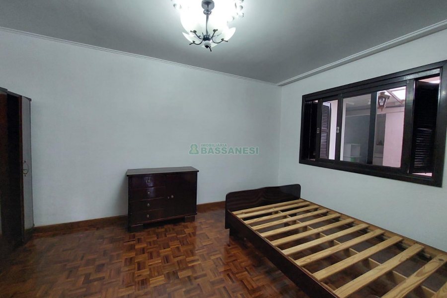 Casa com 70m², 2 dormitórios, no bairro Rio Branco em Caxias do Sul para Alugar