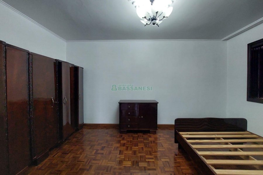Casa com 70m², 2 dormitórios, no bairro Rio Branco em Caxias do Sul para Alugar