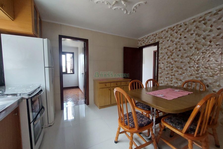 Casa com 70m², 2 dormitórios, no bairro Rio Branco em Caxias do Sul para Alugar