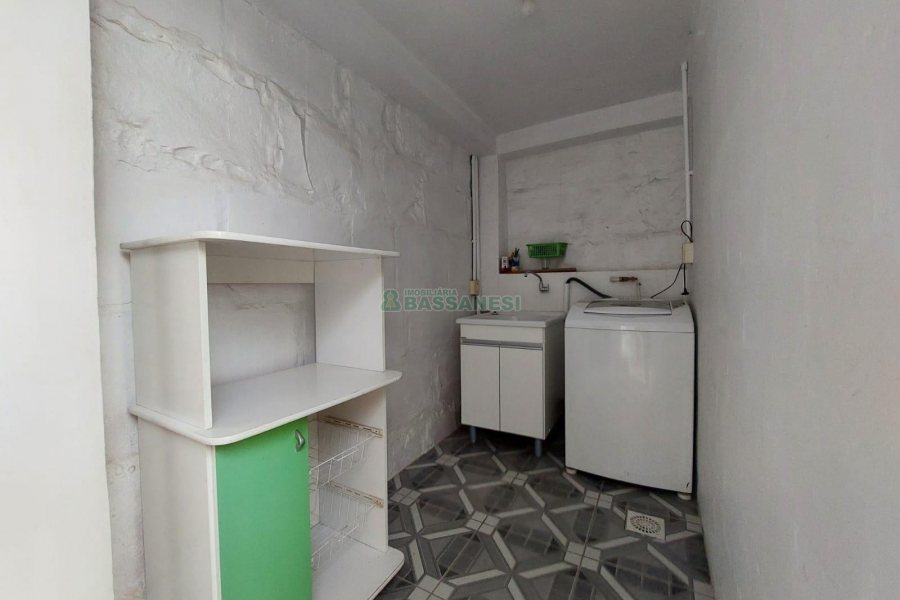 Casa com 70m², 2 dormitórios, no bairro Rio Branco em Caxias do Sul para Alugar