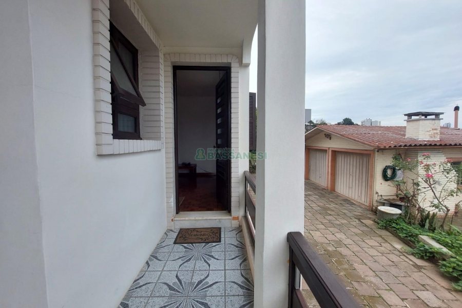 Casa com 70m², 2 dormitórios, no bairro Rio Branco em Caxias do Sul para Alugar