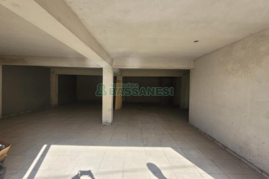 Loja com 250m², no bairro Cristo Redentor em Caxias do Sul para Alugar