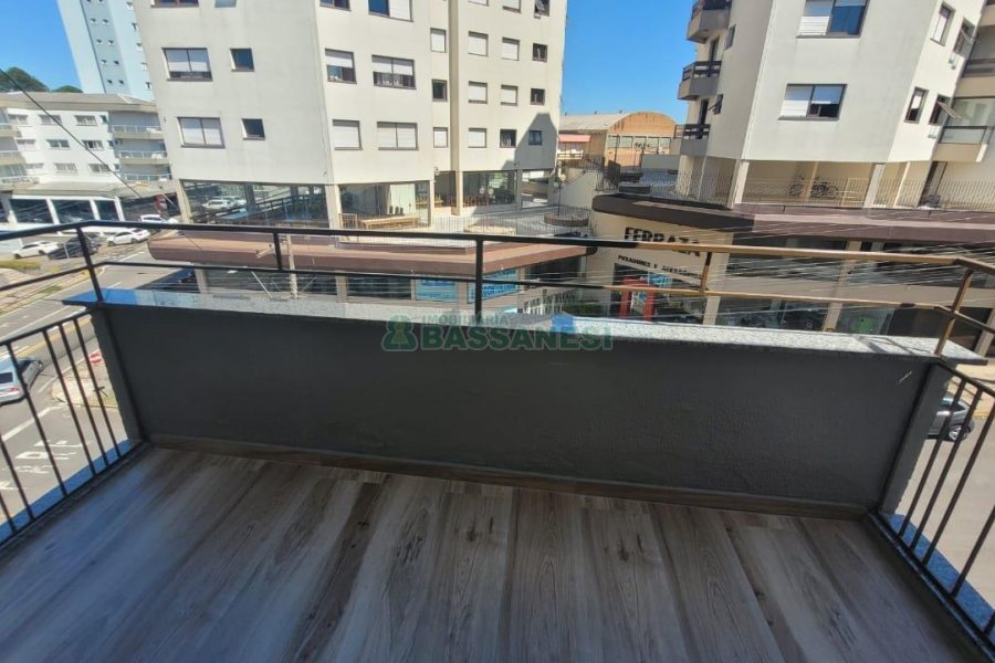 Apartamento com 88m², 2 dormitórios, 1 vaga, no bairro Santa Catarina em Caxias do Sul para Comprar