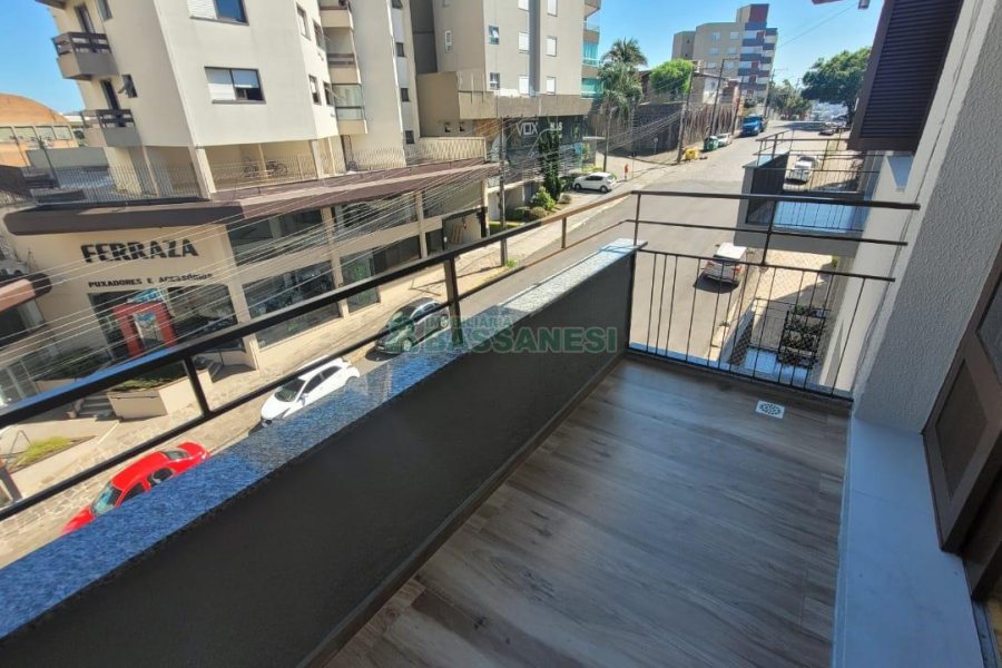 Apartamento com 88m², 2 dormitórios, 1 vaga, no bairro Santa Catarina em Caxias do Sul para Comprar