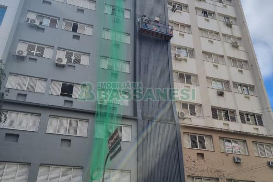 Sala com 61m², no bairro Centro em Caxias do Sul para Alugar ou Comprar