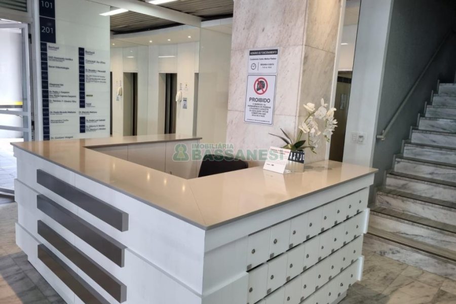 Sala com 61m², no bairro Centro em Caxias do Sul para Alugar ou Comprar