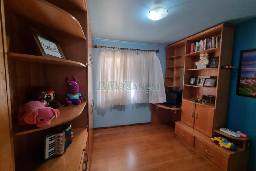 Casa com 389m², 6 dormitórios, no bairro Universitário em Caxias do Sul para Comprar