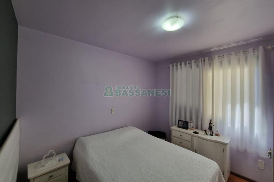 Casa com 389m², 6 dormitórios, no bairro Universitário em Caxias do Sul para Comprar