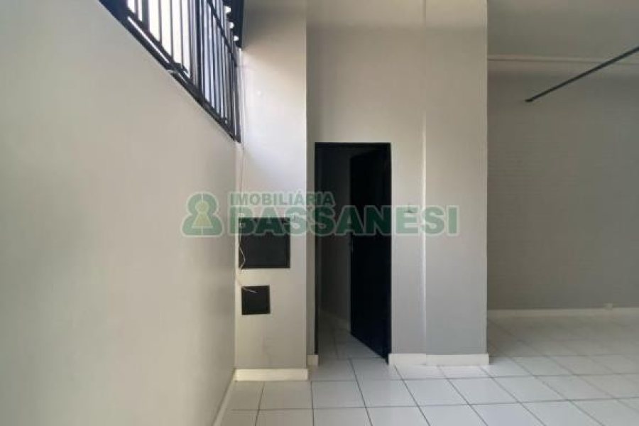 Loja com 192m², no bairro São Pelegrino em Caxias do Sul para Alugar