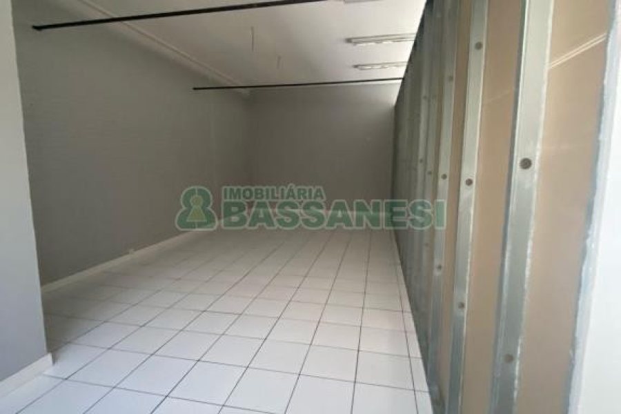 Loja com 192m², no bairro São Pelegrino em Caxias do Sul para Alugar