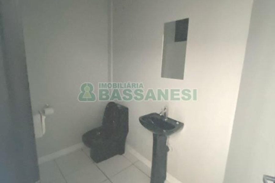 Loja com 192m², no bairro São Pelegrino em Caxias do Sul para Alugar