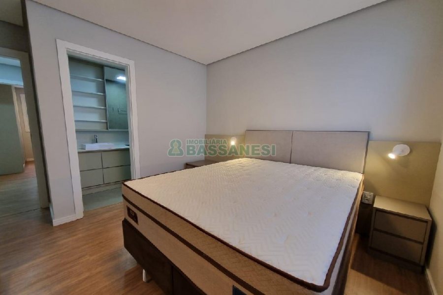 Apartamento com 88m², 2 dormitórios, 2 vagas, no bairro Santa Catarina em Caxias do Sul para Comprar