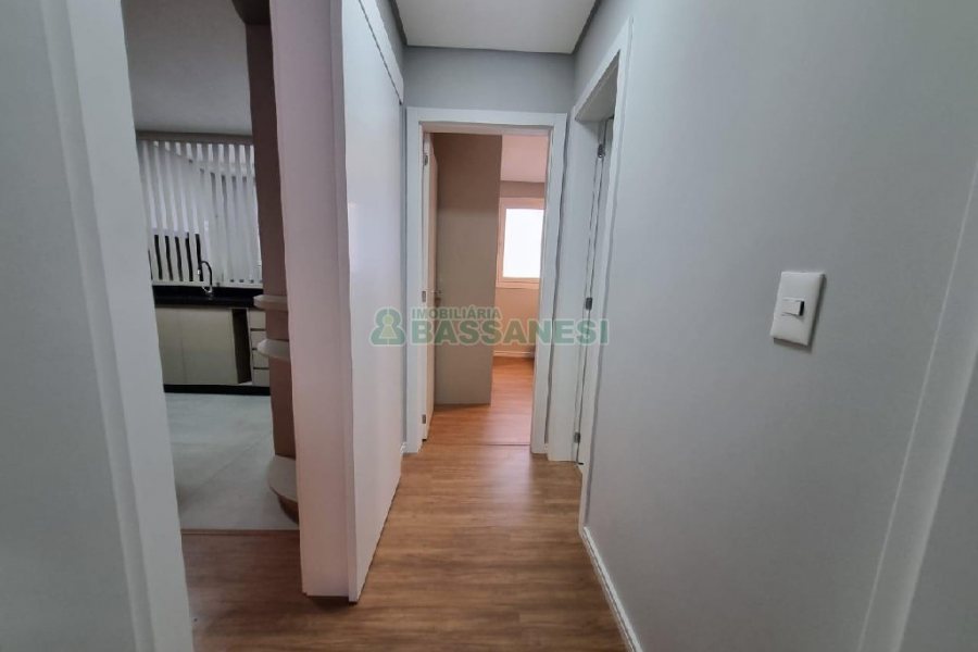 Apartamento com 88m², 2 dormitórios, 2 vagas, no bairro Santa Catarina em Caxias do Sul para Comprar