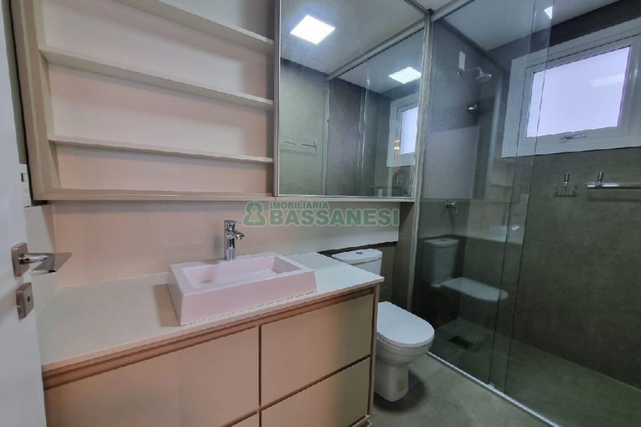 Apartamento com 88m², 2 dormitórios, 2 vagas, no bairro Santa Catarina em Caxias do Sul para Comprar