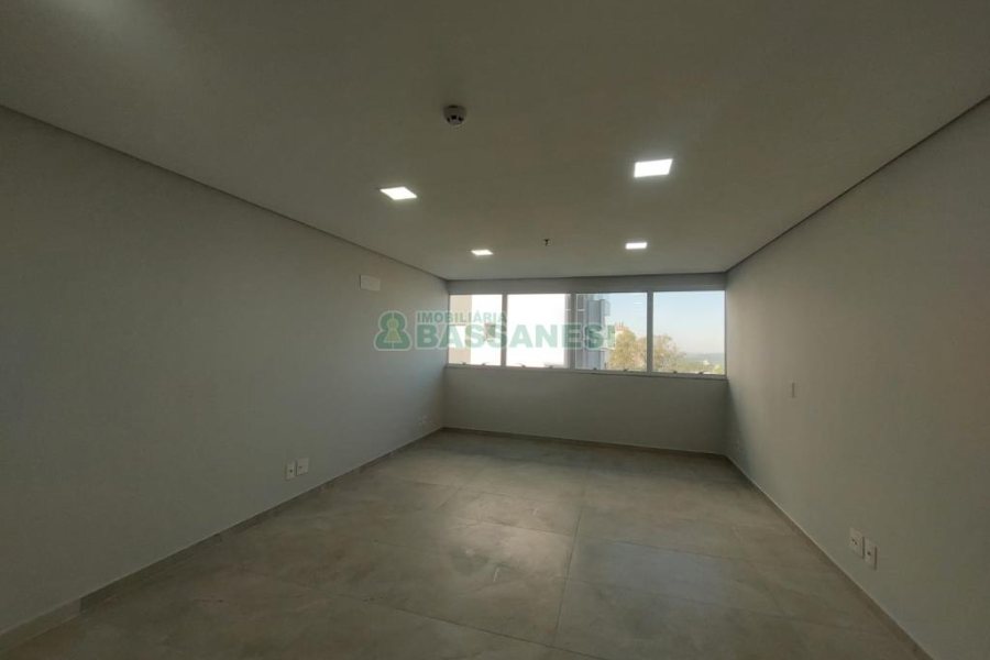 Sala com 30m², no bairro Villagio Iguatemi em Caxias do Sul para Alugar