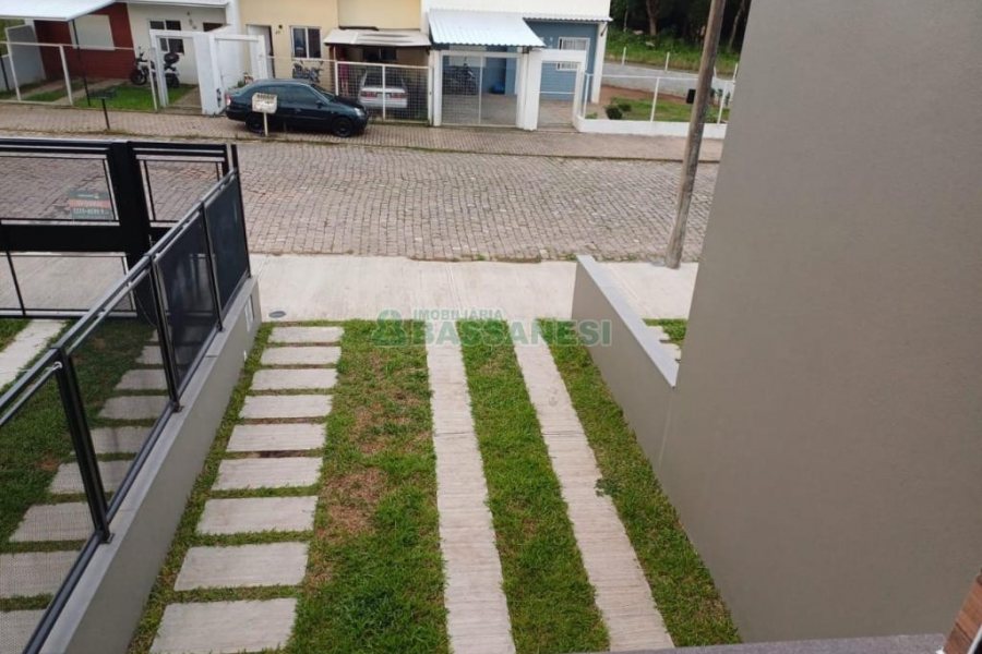 Sobrado com 77m², 3 dormitórios, no bairro São Luiz em Caxias do Sul para Comprar