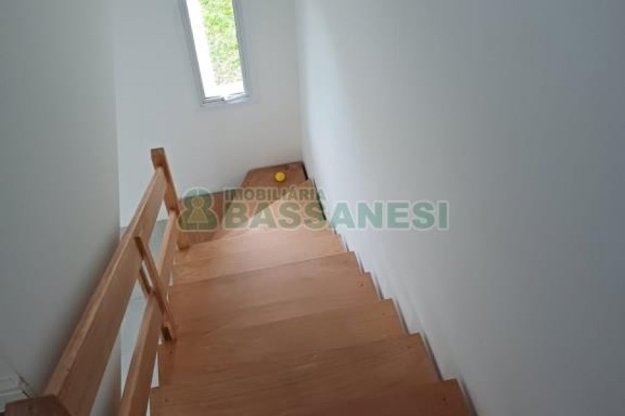 Sobrado com 77m², 3 dormitórios, no bairro São Luiz em Caxias do Sul para Comprar