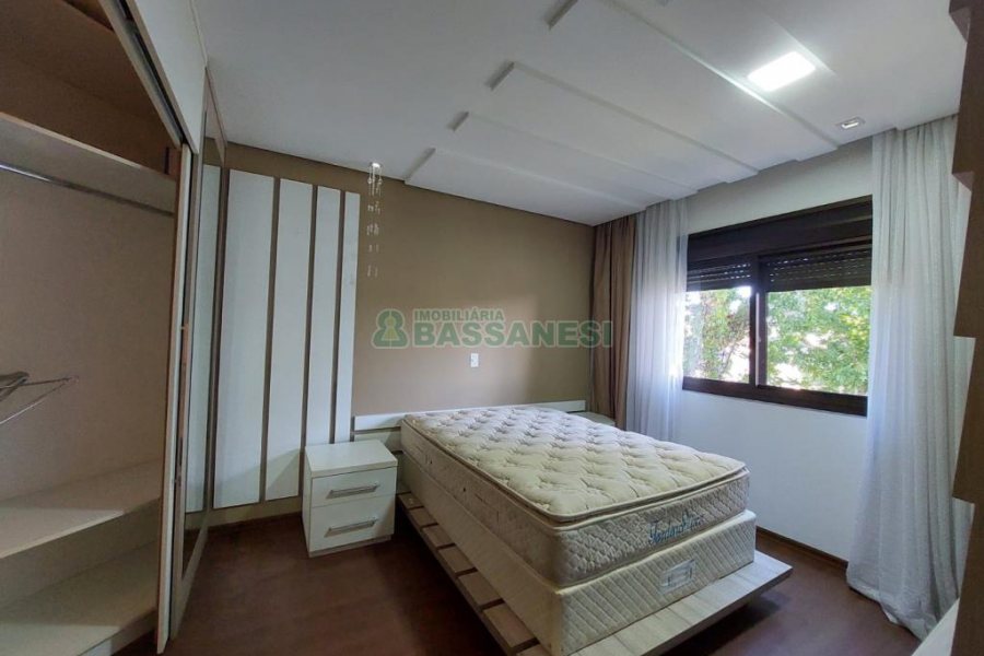 Apto Mobiliado com 100m², 3 dormitórios, 2 vagas, no bairro Pio X em Caxias do Sul para Alugar ou Comprar