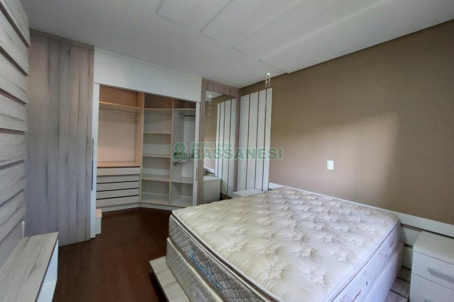 Apto Mobiliado com 100m², 3 dormitórios, 2 vagas, no bairro Pio X em Caxias do Sul para Alugar ou Comprar