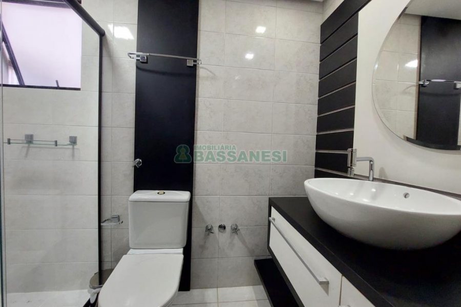 Apto Mobiliado com 100m², 3 dormitórios, 2 vagas, no bairro Pio X em Caxias do Sul para Alugar ou Comprar