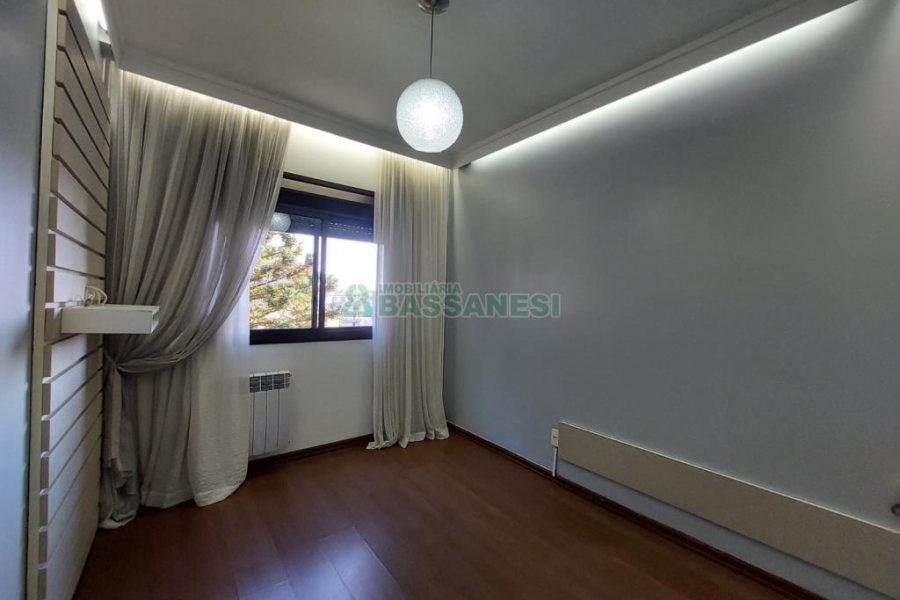 Apto Mobiliado com 100m², 3 dormitórios, 2 vagas, no bairro Pio X em Caxias do Sul para Alugar ou Comprar