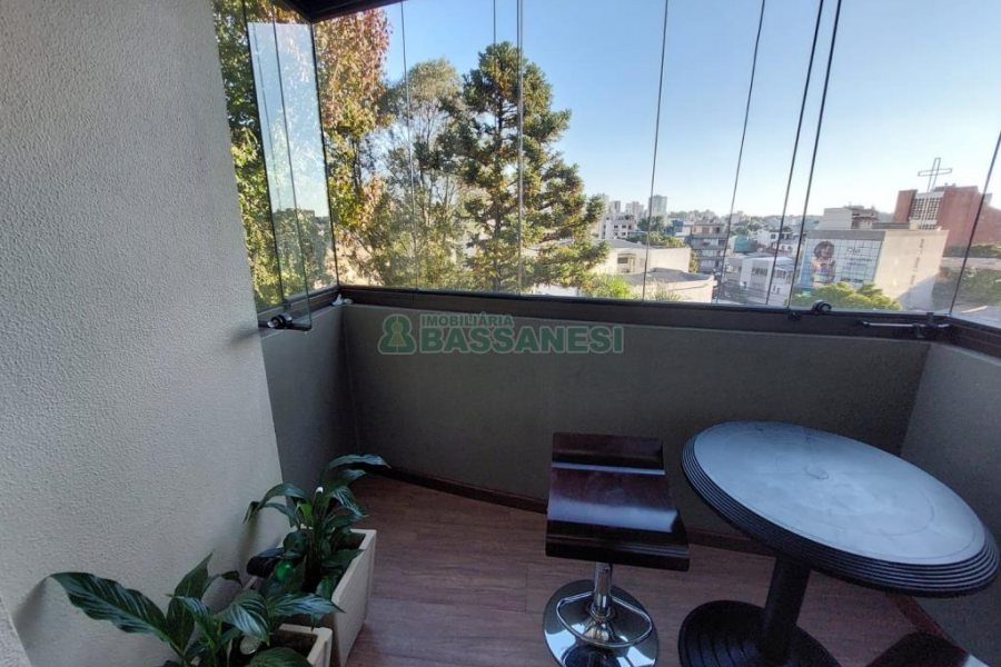 Apto Mobiliado com 100m², 3 dormitórios, 2 vagas, no bairro Pio X em Caxias do Sul para Alugar ou Comprar