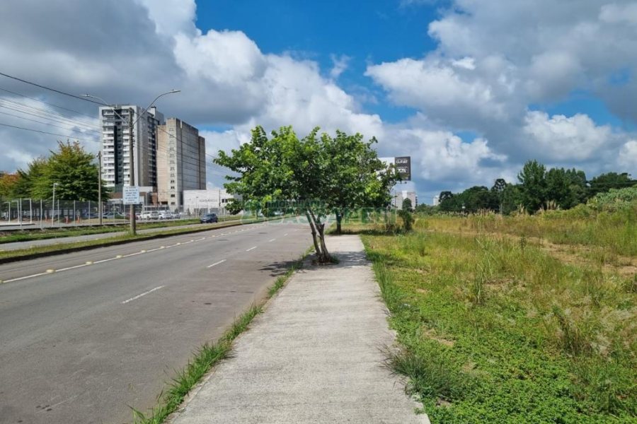 Terreno com 2790m², no bairro Sanvitto em Caxias do Sul para Comprar