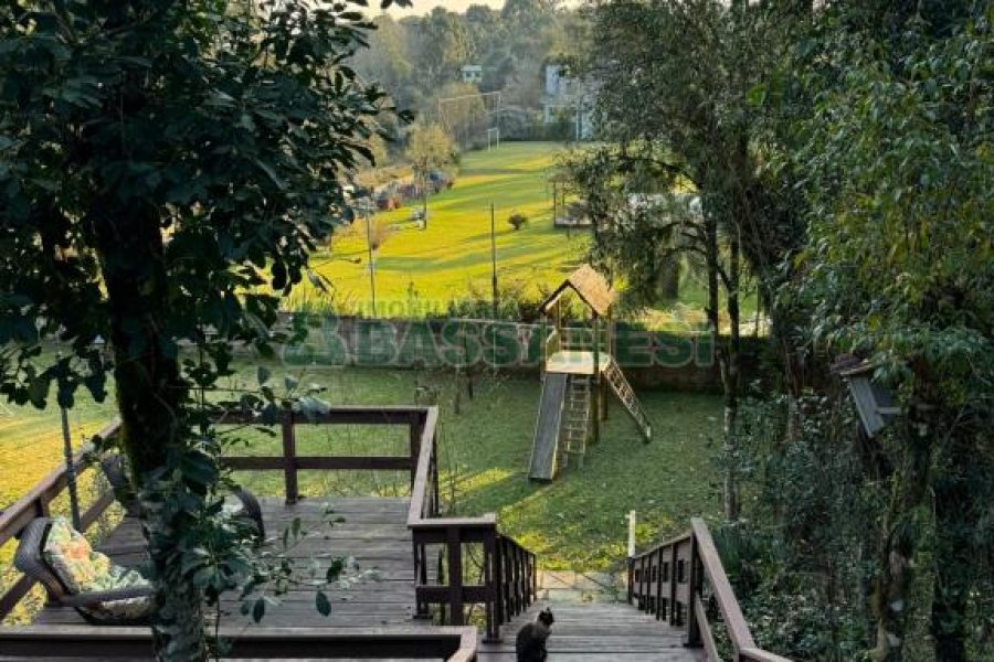 Chácara com 325m², 4 dormitórios, 3 vagas, no bairro Pedancino em Caxias do Sul para Comprar