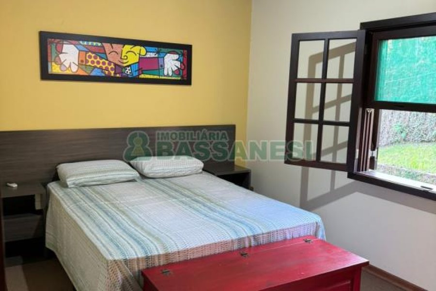 Chácara com 325m², 4 dormitórios, 3 vagas, no bairro Pedancino em Caxias do Sul para Comprar