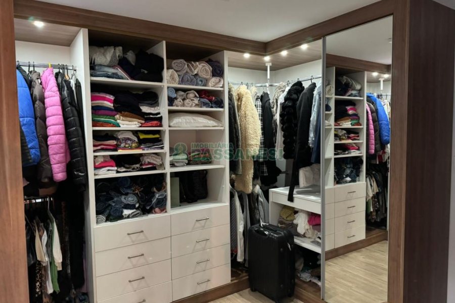 Chácara com 325m², 4 dormitórios, 3 vagas, no bairro Pedancino em Caxias do Sul para Comprar