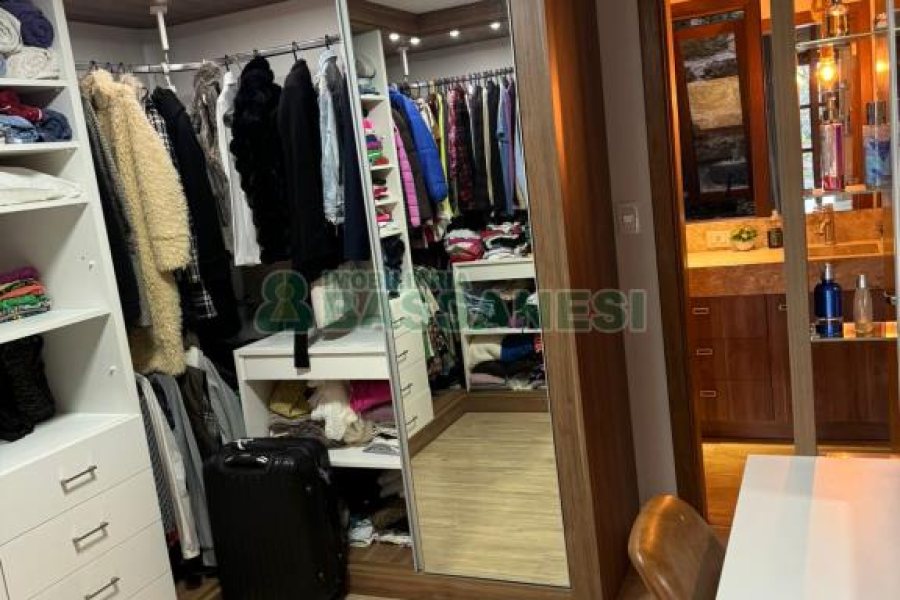 Chácara com 325m², 4 dormitórios, 3 vagas, no bairro Pedancino em Caxias do Sul para Comprar