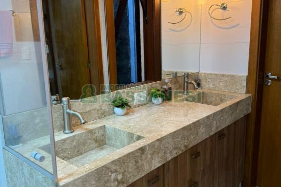 Chácara com 325m², 4 dormitórios, 3 vagas, no bairro Pedancino em Caxias do Sul para Comprar