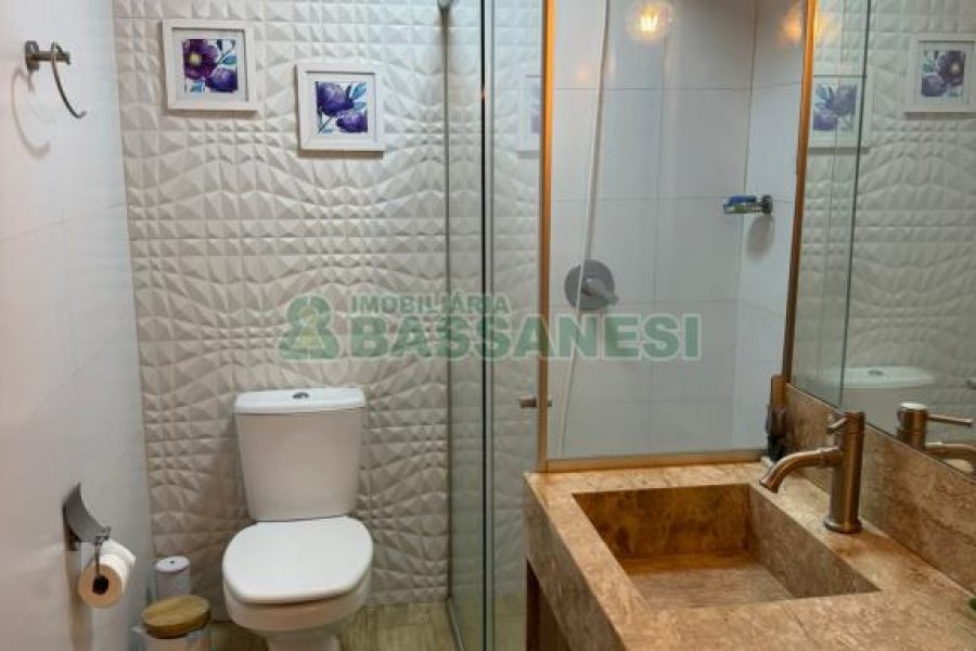 Chácara com 325m², 4 dormitórios, 3 vagas, no bairro Pedancino em Caxias do Sul para Comprar