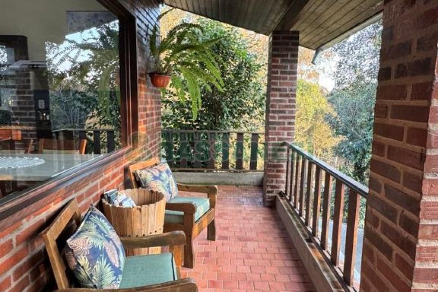 Chácara com 325m², 4 dormitórios, 3 vagas, no bairro Pedancino em Caxias do Sul para Comprar