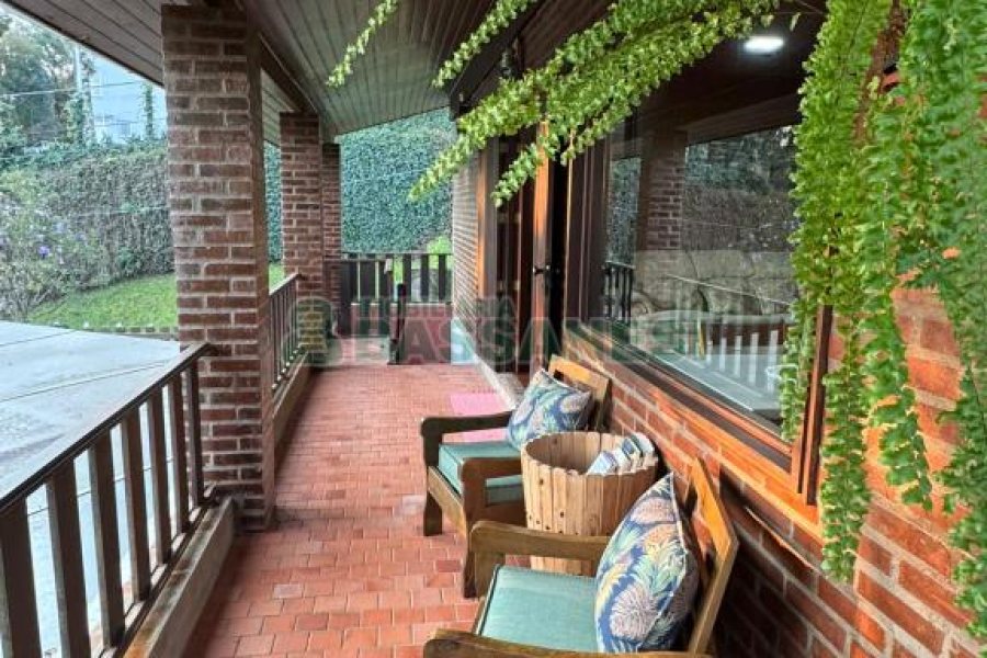 Chácara com 325m², 4 dormitórios, 3 vagas, no bairro Pedancino em Caxias do Sul para Comprar