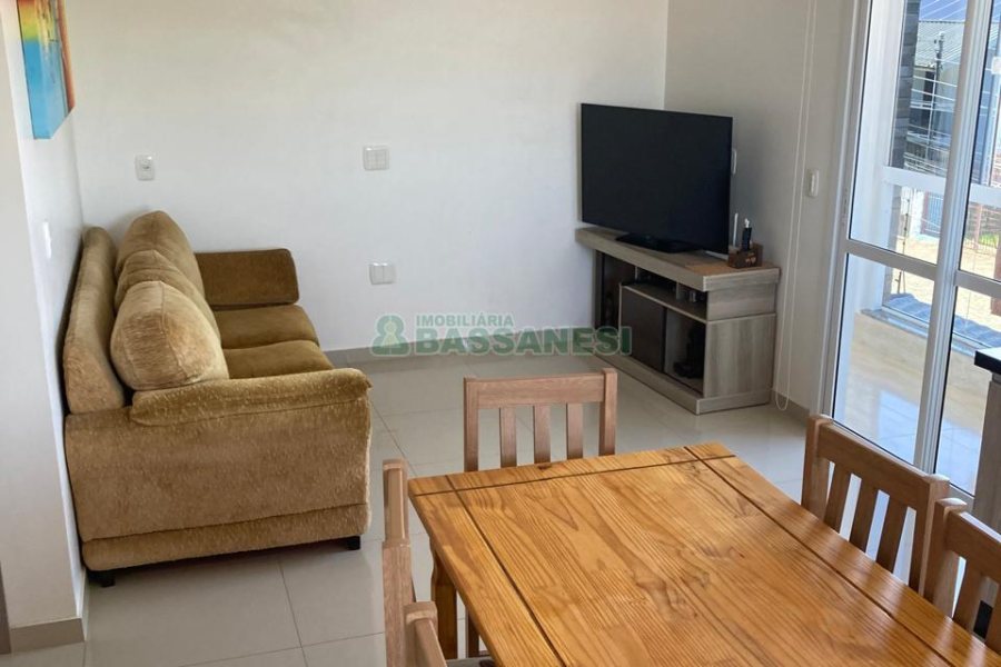Casa com 403m², 3 dormitórios, 1 vaga, no bairro Charqueadas em Caxias do Sul para Comprar