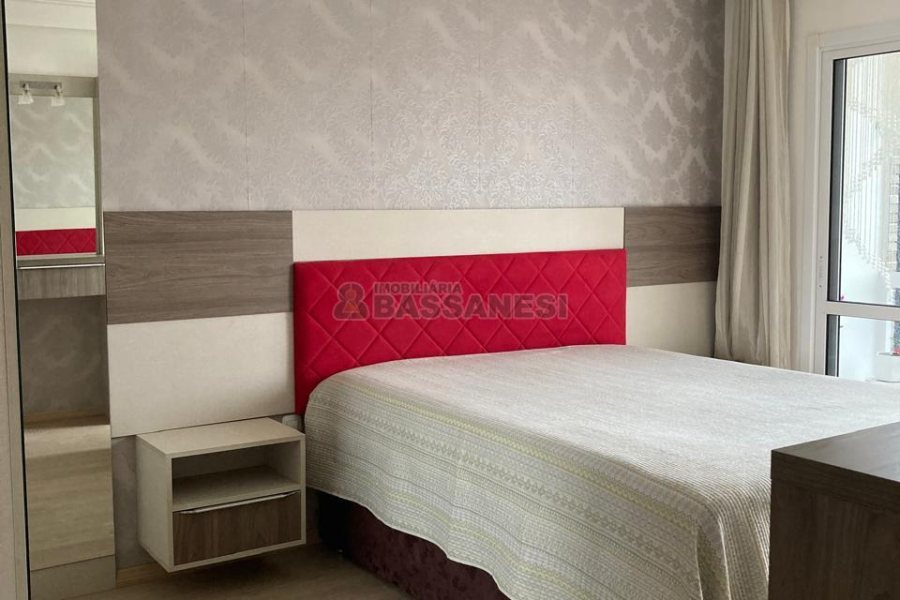 Casa com 403m², 3 dormitórios, 1 vaga, no bairro Charqueadas em Caxias do Sul para Comprar