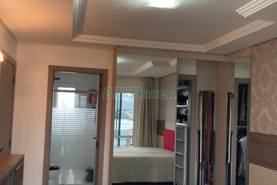 Casa com 403m², 3 dormitórios, 1 vaga, no bairro Charqueadas em Caxias do Sul para Comprar