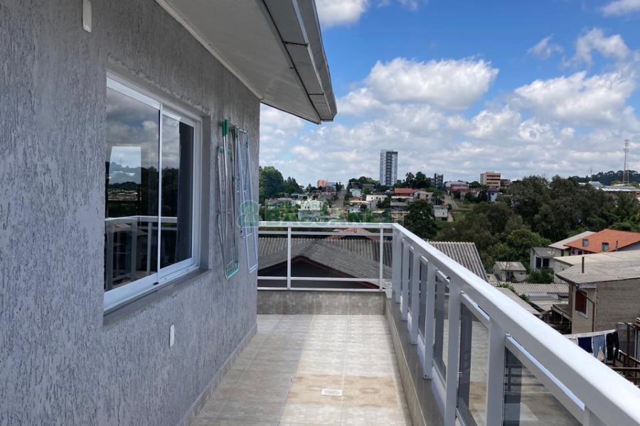 Casa com 403m², 3 dormitórios, 1 vaga, no bairro Charqueadas em Caxias do Sul para Comprar