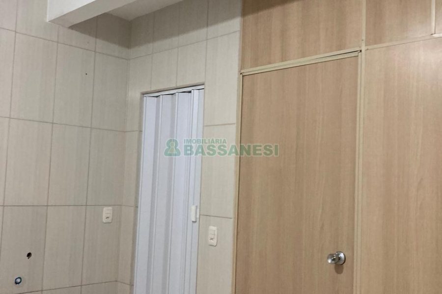 Casa com 403m², 3 dormitórios, 1 vaga, no bairro Charqueadas em Caxias do Sul para Comprar