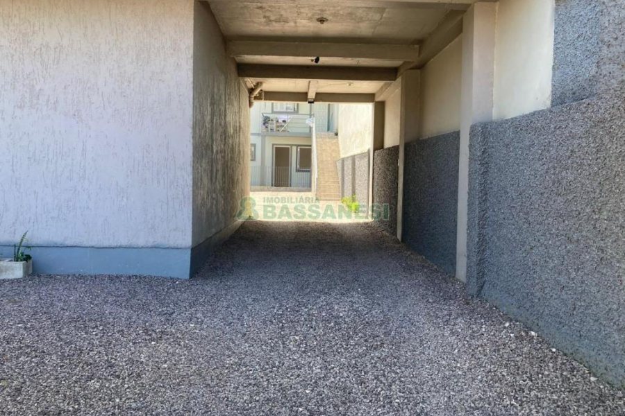 Casa com 403m², 3 dormitórios, 1 vaga, no bairro Charqueadas em Caxias do Sul para Comprar